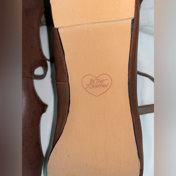 NIB Betsey Johnson Mary Jane Flats Brown Size 9 - Picture 8 of 11
